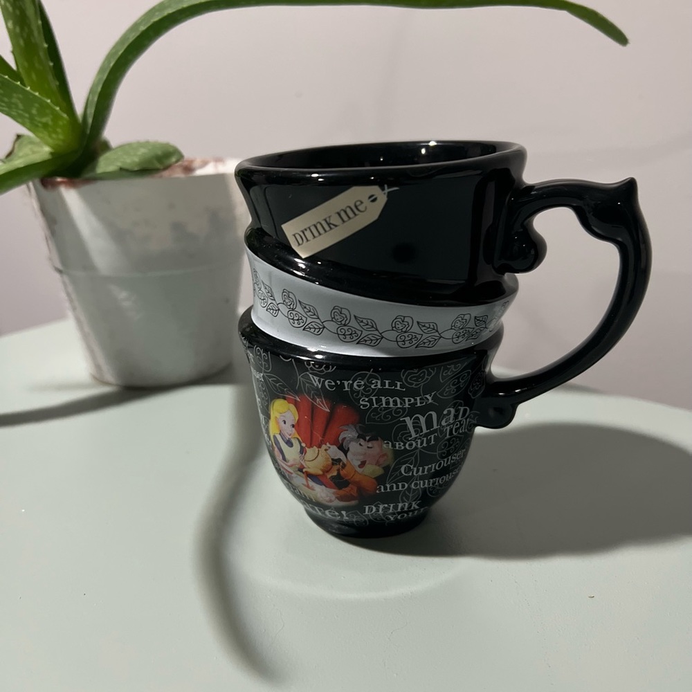 Alice in Wonderland Teacup mug